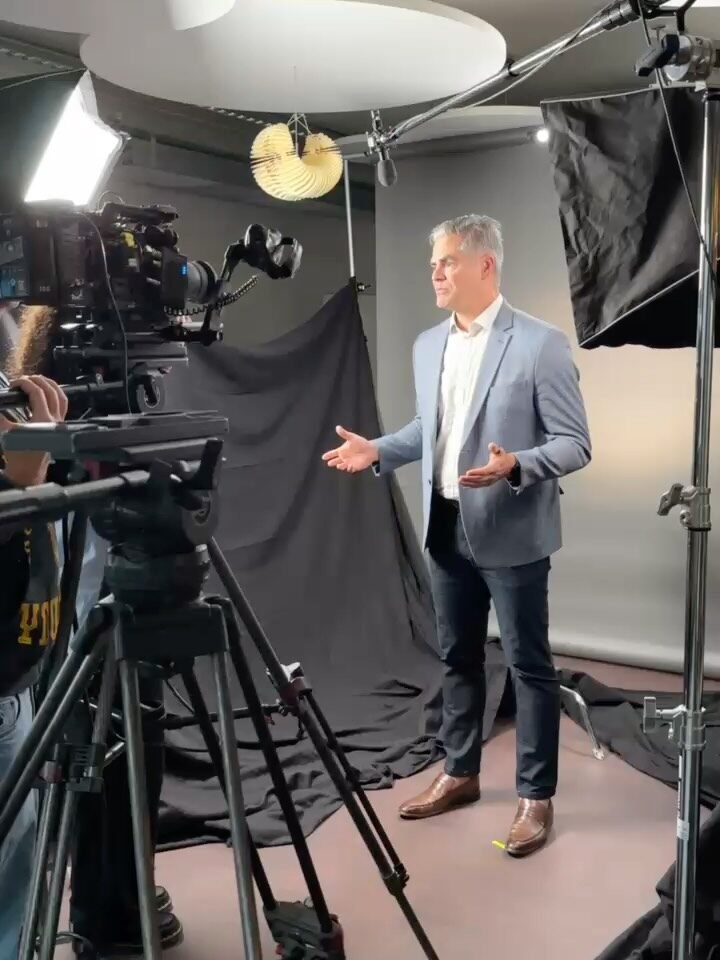 Instagram post from dr.lucianodelsanto. This post is in position 3.